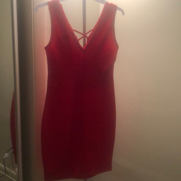 Red form fitting dress by Lamasini - Picture 2 of 5
